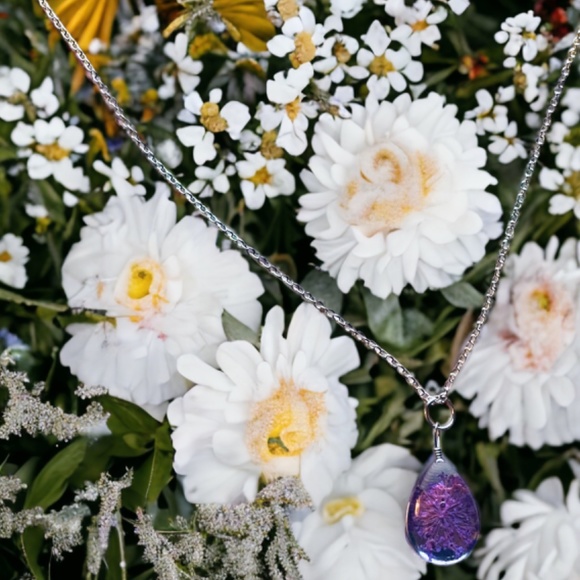 Dried flower Pendant Necklaces - Picture 3 of 3